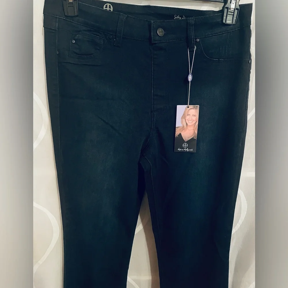 NWT’s Hot in Hollywood Jeans, Size Medium/Tall - Picture 2 of 3